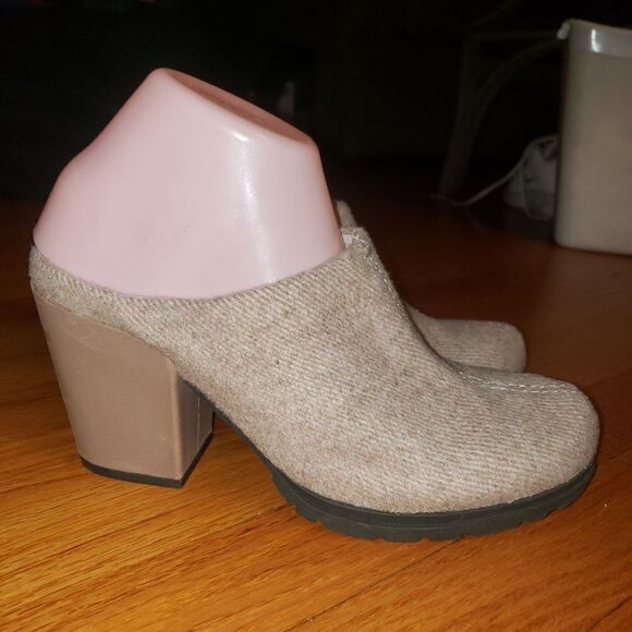Naked feet Proper Slip-On Clogs Womens Size 8.5 - Picture 1 of 6